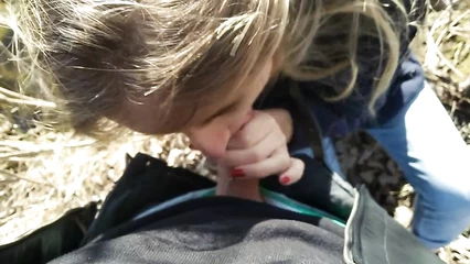 Nymphomaniac could not live without a blowjob in nature