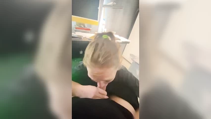 Girlfriend blows me