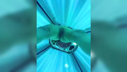 Tanning in a solarium online