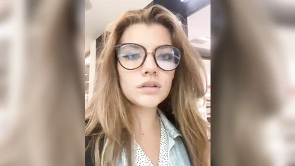 She showed all her beauty on webcam