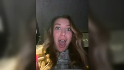 The bitch was naughty in the taxi car