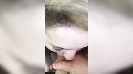Blowjob under Leps
