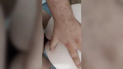 The neighbor went out to have sex while her husband went to drink beer