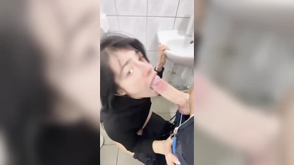 A dickhead waffles a car wash lady in the toilet