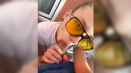 20 tokens and she's already sucking