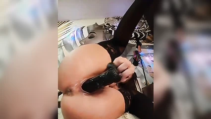 Satisfies a huge pussy
