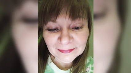 He doesn't shave his pussy and teases her with his shaggy hair.