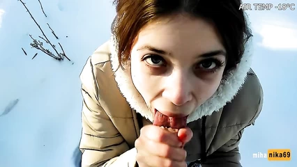 Extreme blowjob in the park