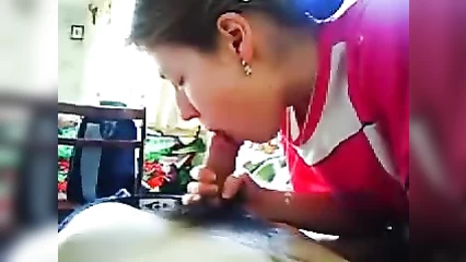 Helen gave an amateur blowjob on camera