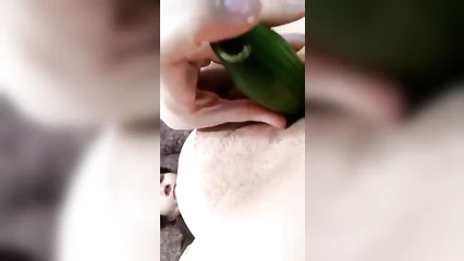 Measuring the depth of the vagina with vegetables