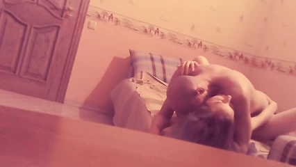 The bitch knows how to cum, screams to the whole room