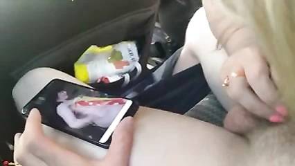 I sucked my lover in the car